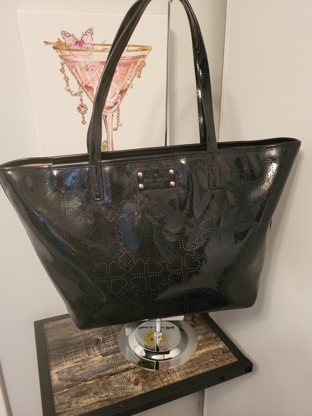 Kate Spade Black Patent Tote Bag. NWOT. 16"W X 10"L X 6" D with Unbrand Dusty - Picture 10 of 15